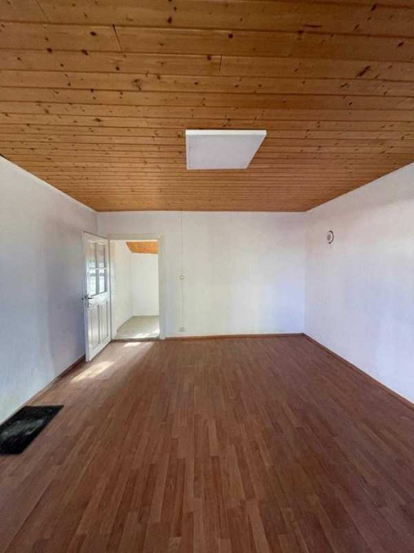 Închiriez Spațiu Comercial (28mp) în Chișineu-Criș (Pădureni)