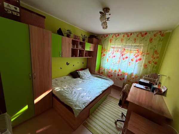 Caut colega de apartament zona Strand 1
