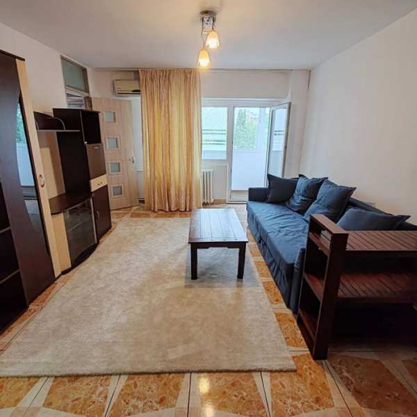 Particular inchiriez garsoniera vecinatate metrou Costin Georgian