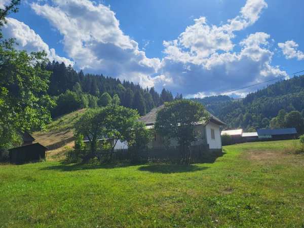 Casă+teren de vanzare