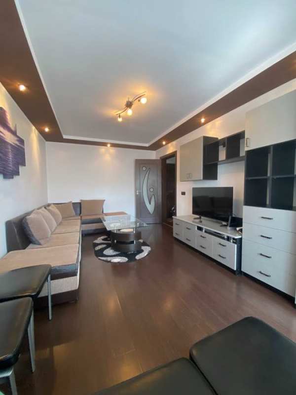 Apartament 3 camere de inchiriat