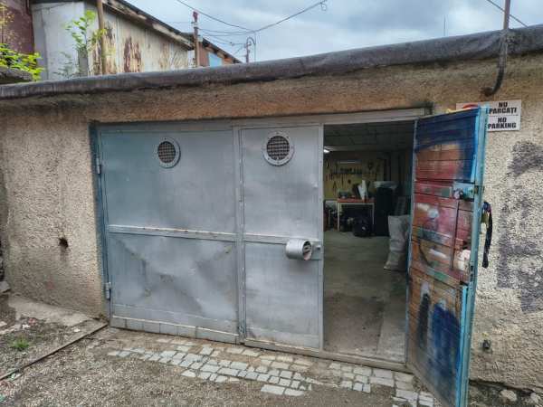 Garaj de vanzare
