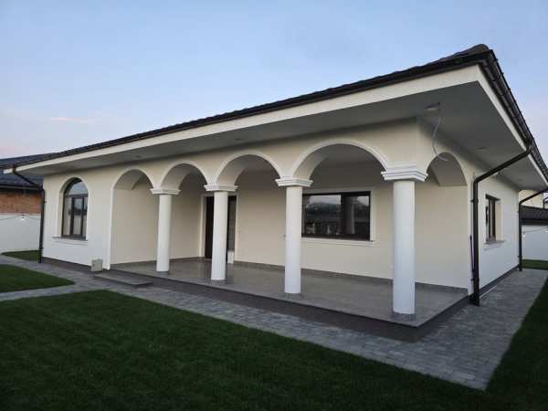 Vand casa pepinierii Valea Adanca