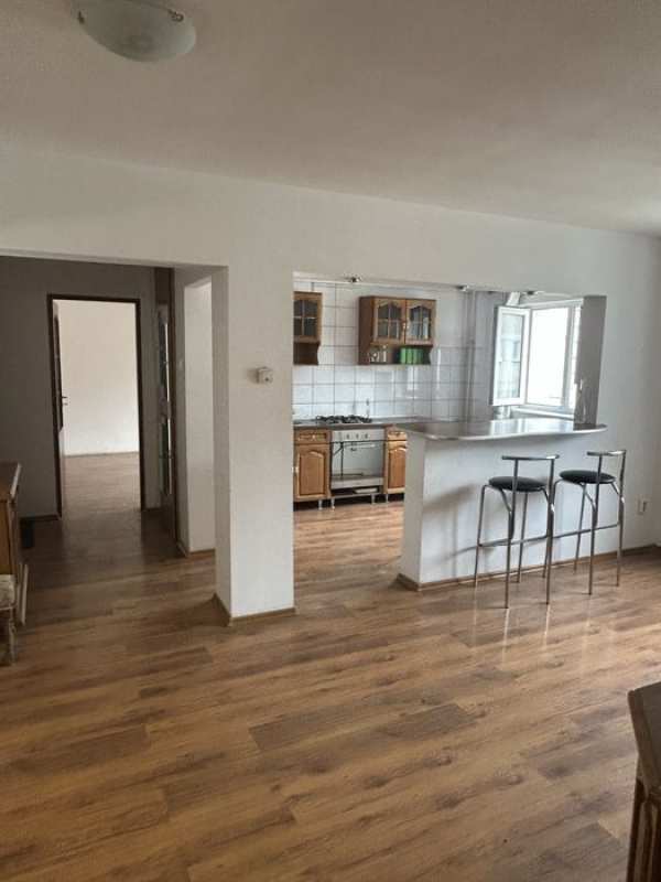 De vanzare apartament 3 camere Racadau ( PROPRIETAR)