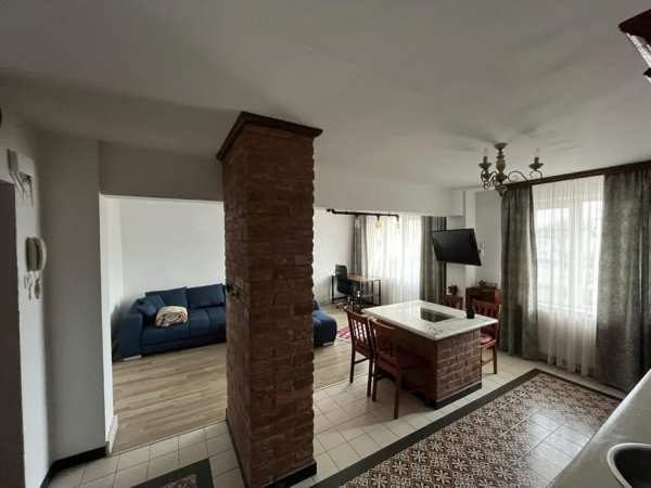 Apartament DE INCHIRIAT doua camere cu o locatie excelenta