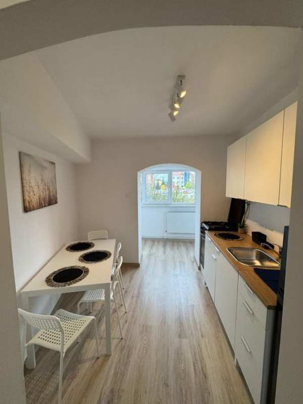 Apartament cu o camera de inchiriat(garsoniera)