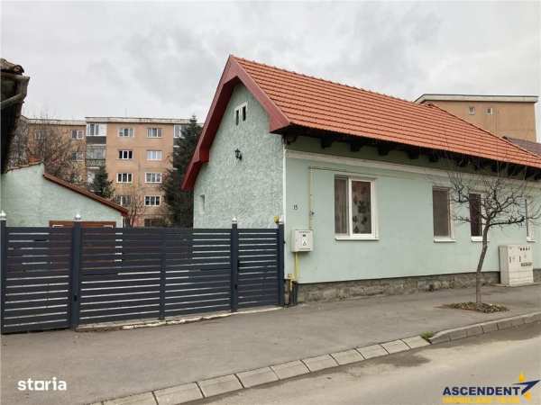 Casa 3 camere, recomandata:centru servicii cabinet birouri, Central, S