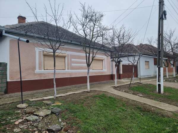 Casa de vânzare în sat Vânatori