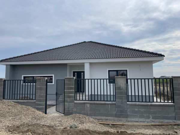 PROPRIETAR vând casa individuala Sacalaz