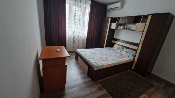 Închiriez garsoniera