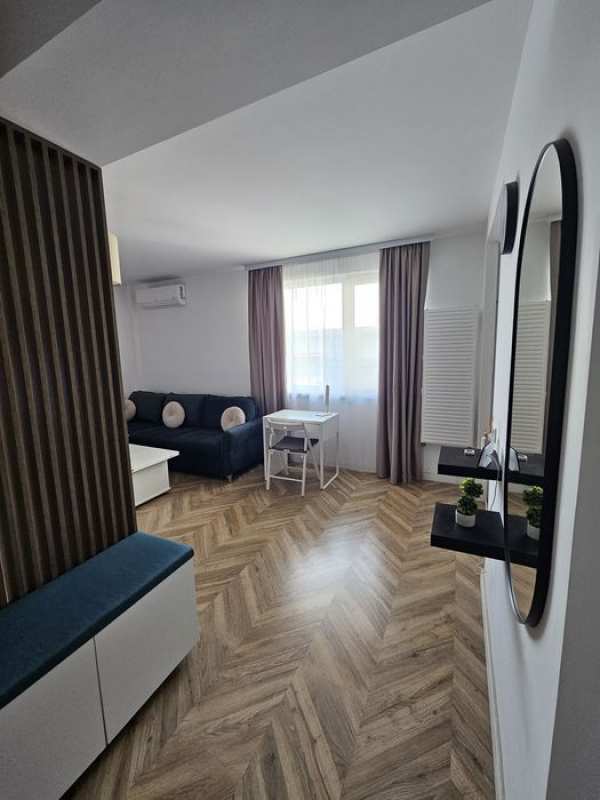 Garsoniera - 2 min. METROU APARATORI