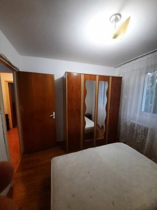 Direct proprietar Închiriez apartament