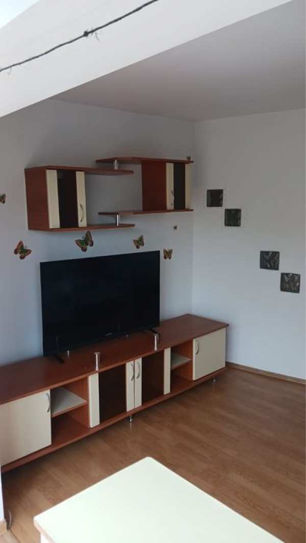 Inchiriez apartament cu 2 camere cartier Stadion spatios si luminos