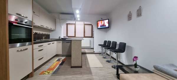 De închiriat apartament cu  2 camere  350 €