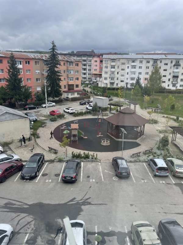 Inchiriez Garsoniera