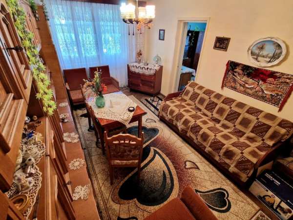 Apartament (2 camere) de vanzare!