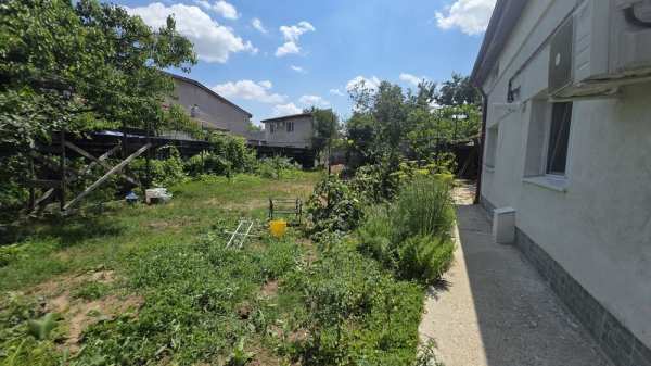 POPESTI LEORDENI, Central , 4 cam. , 600 M2  Curte