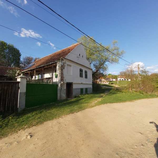 De vânzare casa tradițională Localitatea Comăna de Sus, Brașov .