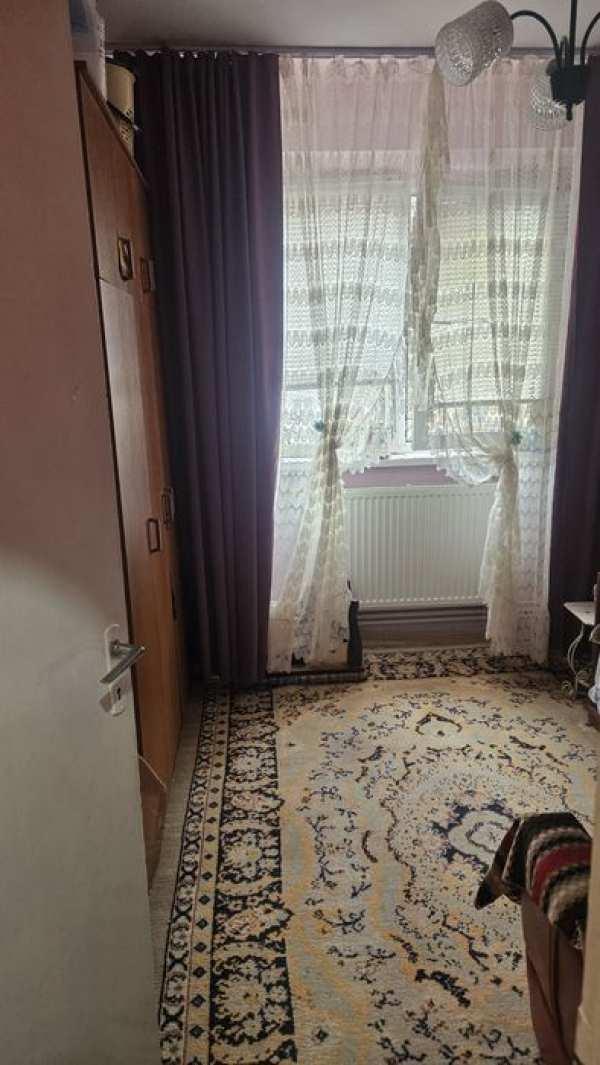 De vanzare 2 camere viziru 3