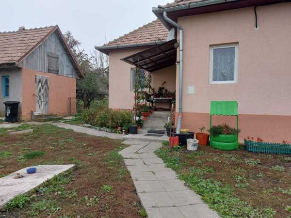 Vând casă în Aiton jud. Cluj