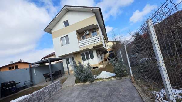 Casa duplex spate in spate