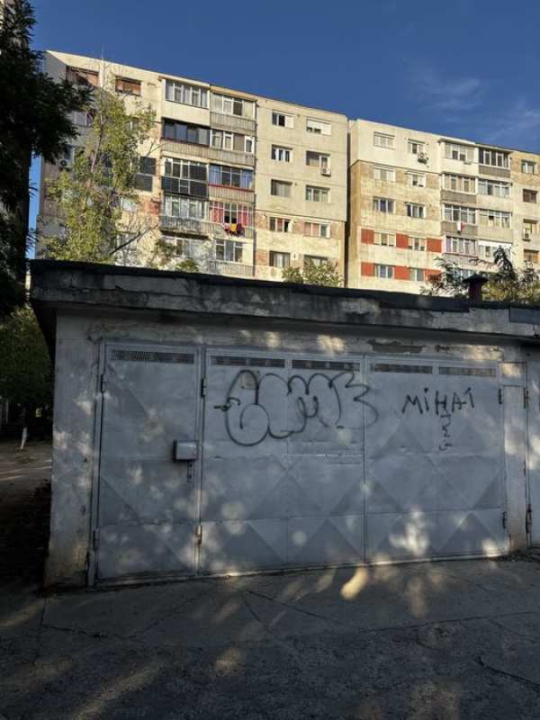Garaj cu subsol spatiu de depozitare Micro 20