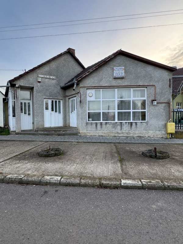 Vânzare/Închiriere Spațiu Comercial 100mp - Str. Mioritei, Nr:2, Carei