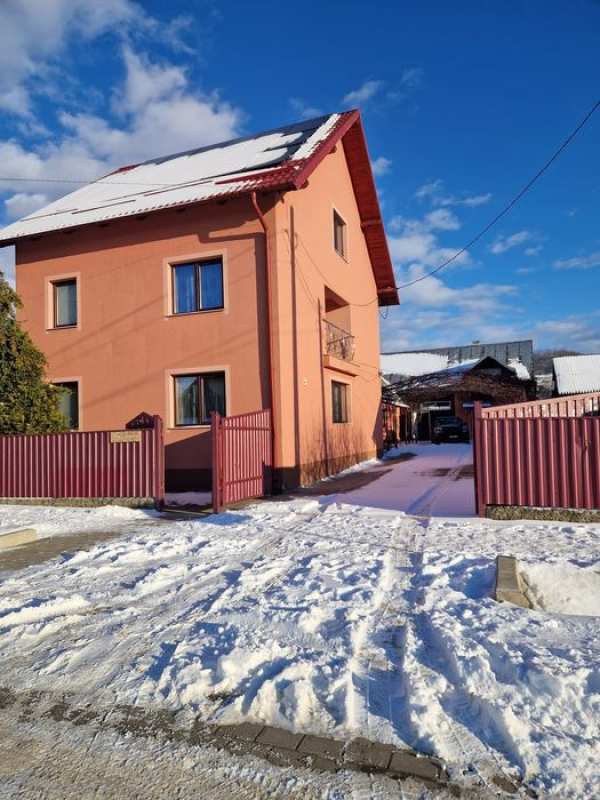 Vând casa in tibeni