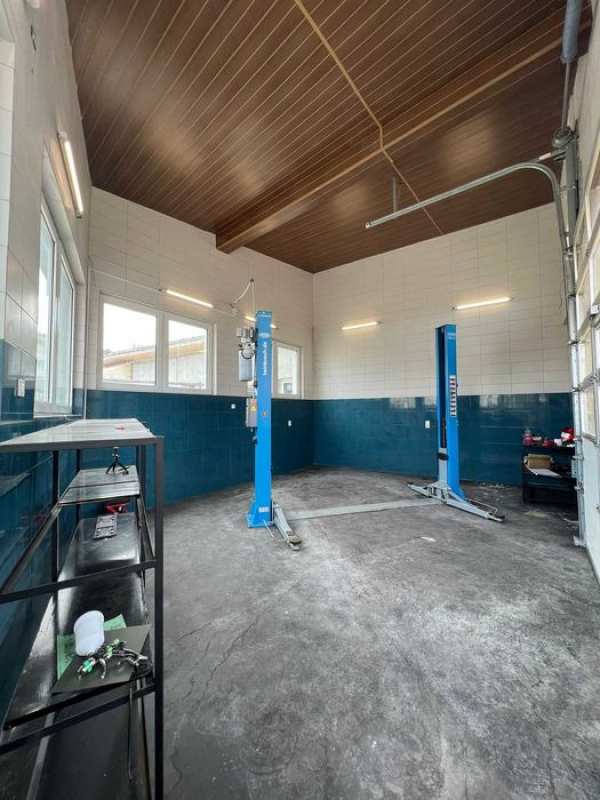 Închiriez garaj cu elevator auto Targoviste