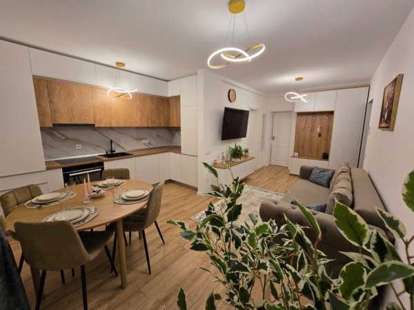 Ofer spre închiriere sau CAZARE ÎN REGIM HOTELIER.