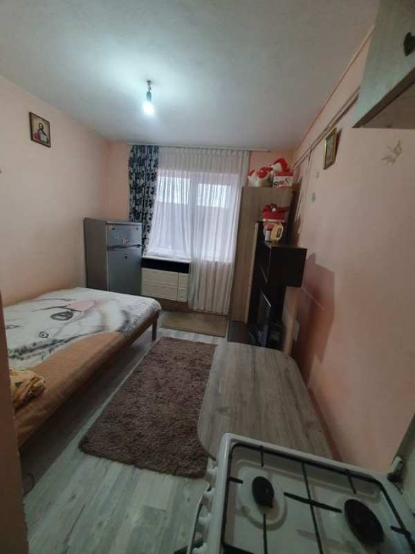 Închiriez garsonieră