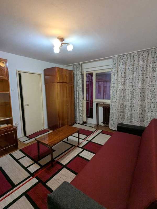 Proprietar vand apartament 3 camere