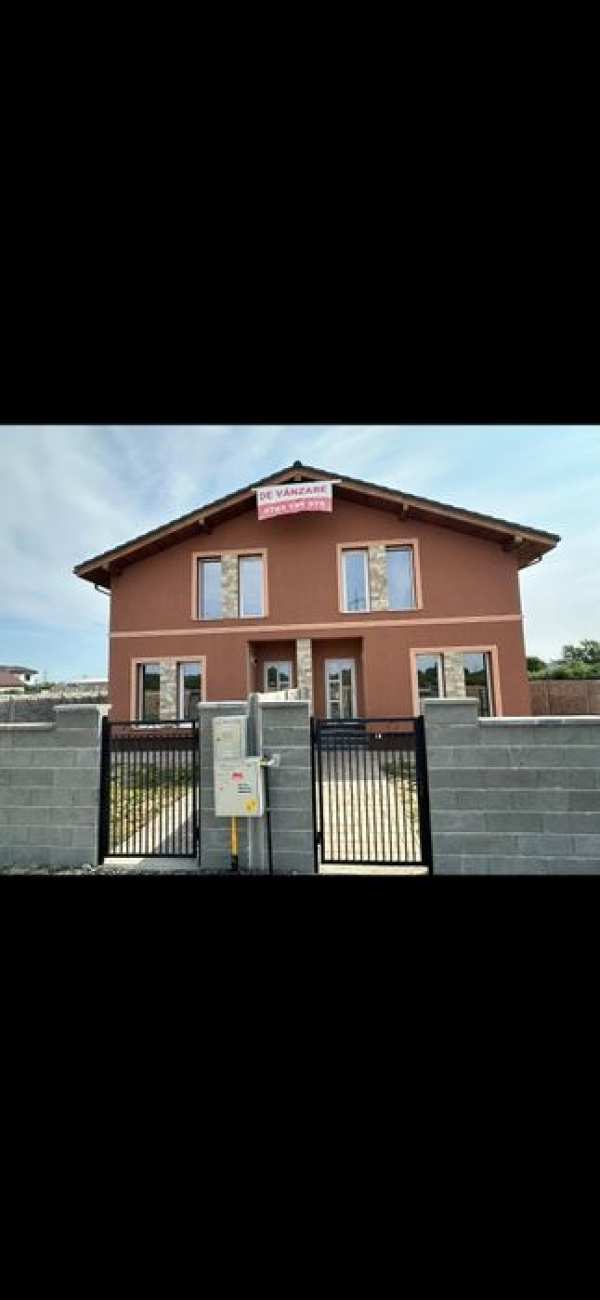 Proprietar vând casă  duplex in Ghiroda 1/2 in Ghiroda zona Slavic