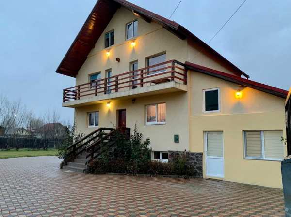 Propietar vand casa si pensiune Sanpetru-Brasov