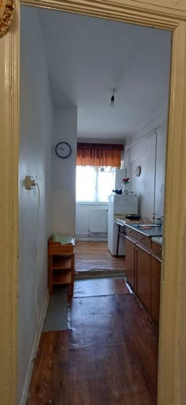 Vând garsonieră etaj 1