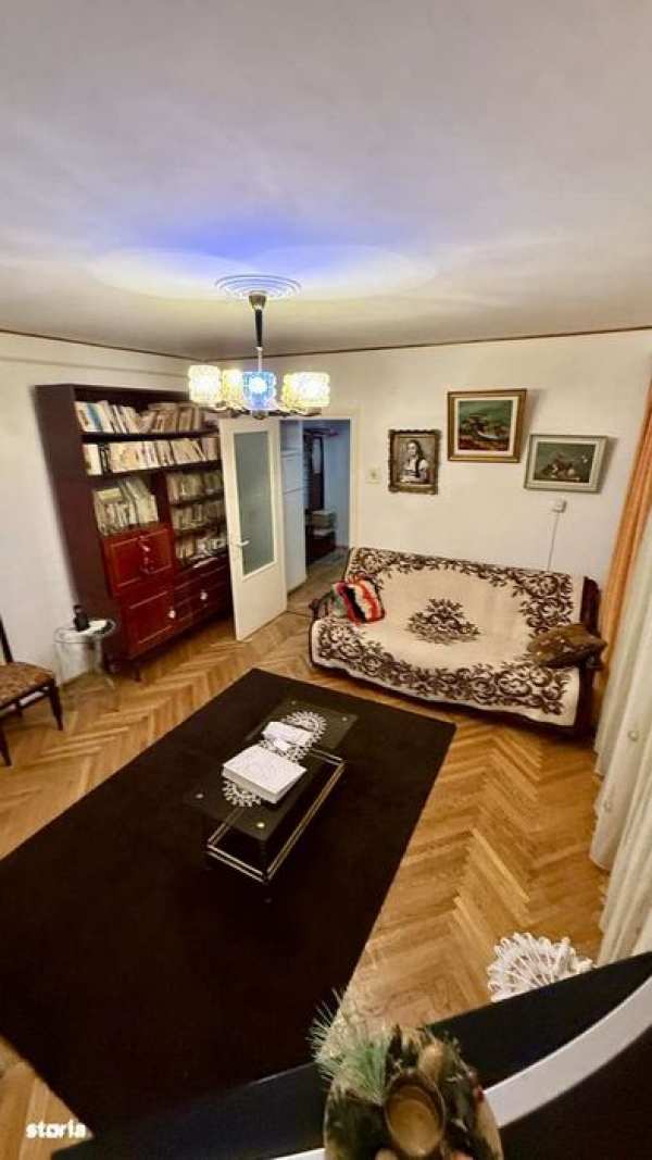Apartament 3 camere - Muzeul de Istorie