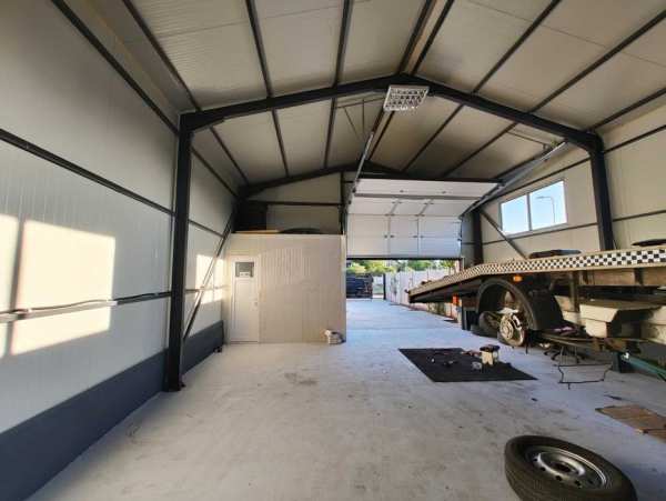 Inchiriere hala service auto complet echipat