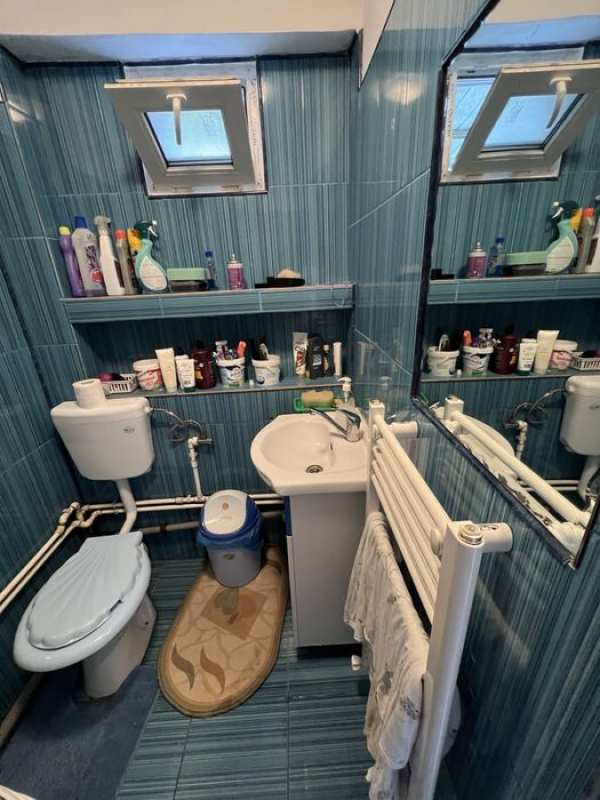 Vand apartament  2 camere