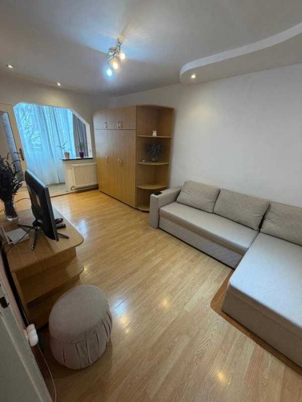 Garsoniera confort 1 de închiriat