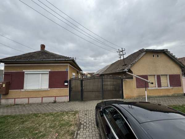 Casă + teren 1.440 mp în Aradul Nou – Str. Ogorului nr. 19