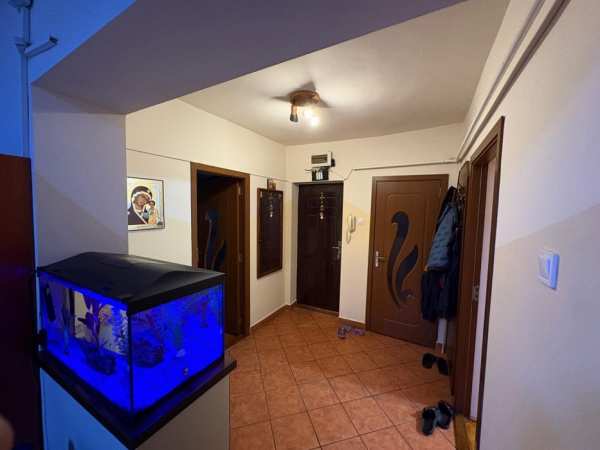 Vând apartament 3 camere Bulevardul Cloșca