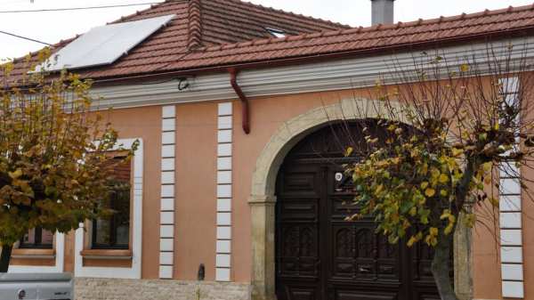 Casa ultracentrala de vanzare