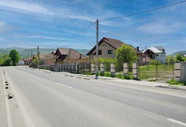 Teren Statiunea Calimanesti