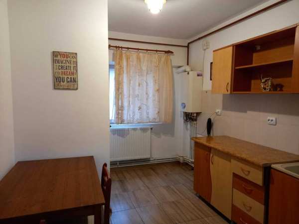 Inchiriez apartament 2 camere Fetesti-Gara