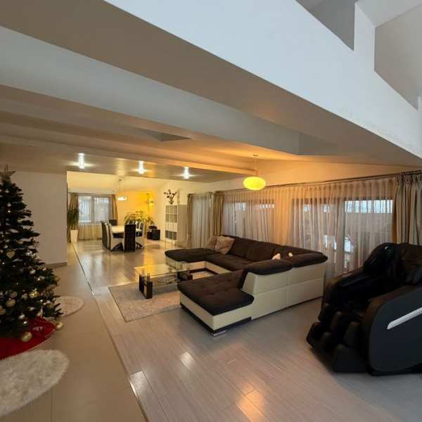 Casa de lux 800 mp cartierul verde direct de la proprietar