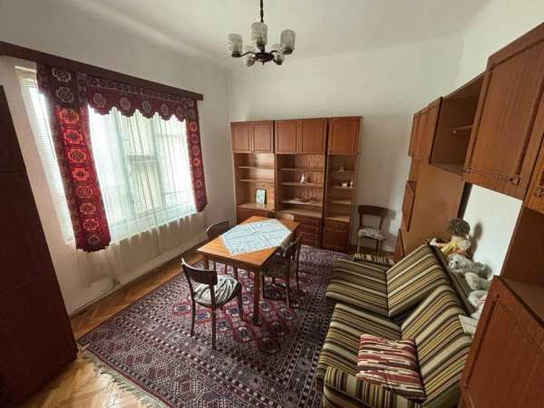 Apartament in vila si curte de vanzare strada Clujului Buzau