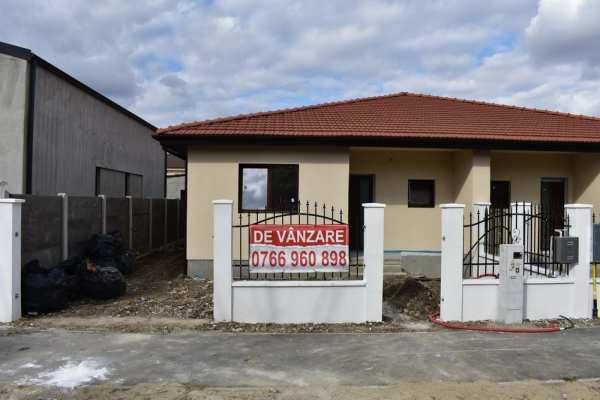 Duplex modern de vânzare în Săcălaz, PROPRIETAR