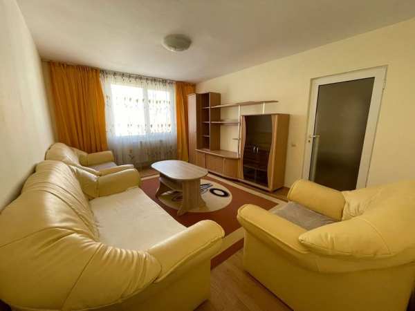 Închiriez apartament 4 camere în zonǎ centralǎ, Piatra Neamț