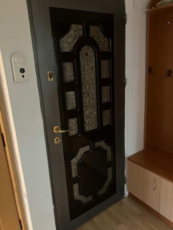 Inchiriez apartament 3 camere