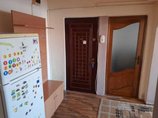 Vand apartament 2 camere, decomandat, etaj 2, Bals